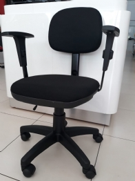 CADEIRA SECRETARIA GIRAT. PRETO C/ BRACO - 24856